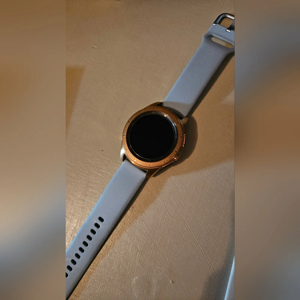 Samsung rose gold 4 watch 4mm.